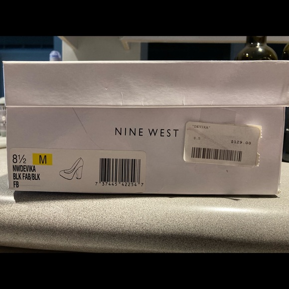 Nine West Devika Black Sequin Block Heel Sz. 8.5 - Picture 10 of 10